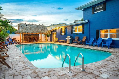 Cocoa Isles House | TIKI BLUE-Fun for Big Groups-Near Beach, Hot Tub, Heated Pool