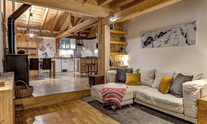 Les Bossons Ski Chalet | Tiki Lodge Chamonix, 3 bedroom family friendly chalet with jacuzzi & sauna.