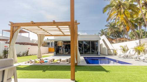 Gomoa Fetteh Resort | Tills Beach Resort