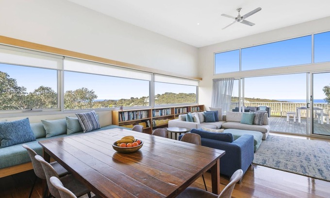 Fairhaven House | Timbara Hideaway I Ocean Views I Pet Friendly