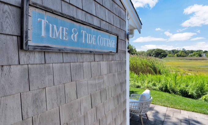 Barnstable House | Time and Tide Cottage - A Barnstable Village Retreat RPAM020