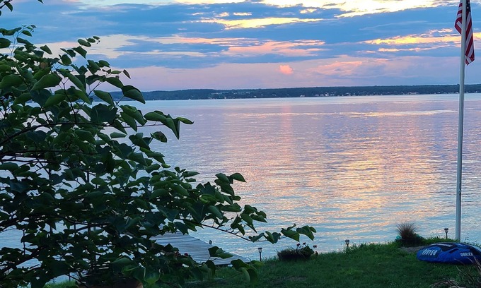 Town of Benton Cottage | Time Peace on Seneca Lake- Peaceful Lakefront Wine Trail Retreat