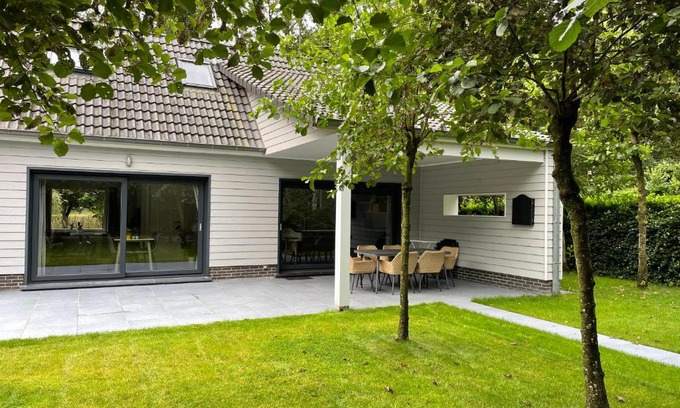 Knesselare House | Time To