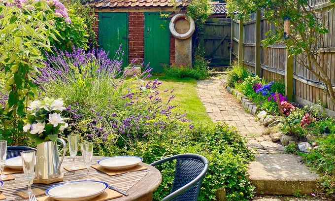 Dunwich House | Tinkers Cottage - Three Bedroom House, Sleeps 5