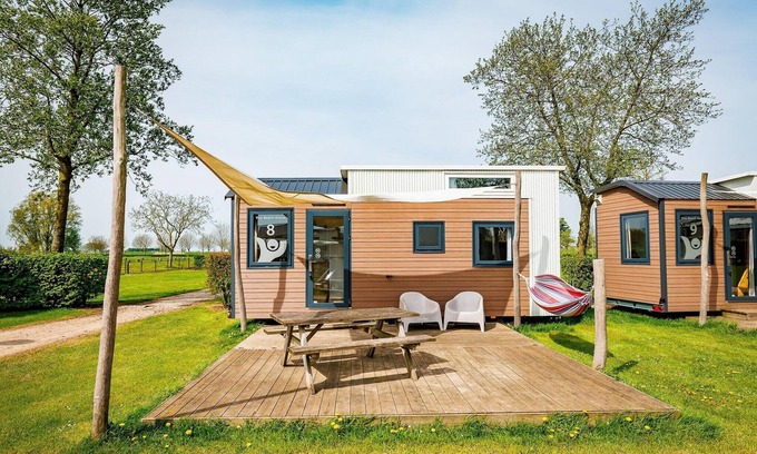 Maurik Ski Chalet | Tiny Beach House near Dutch Coastline