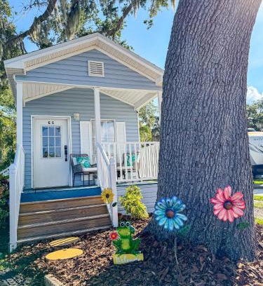 Palmetto Other | Tiny Getaway