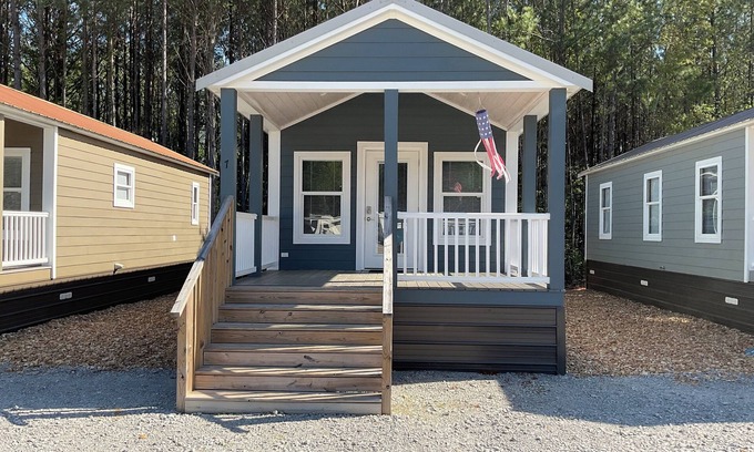 Pearl River House | Tiny Homes for Rent, minutes to the Casino, Golf Course & Water Park