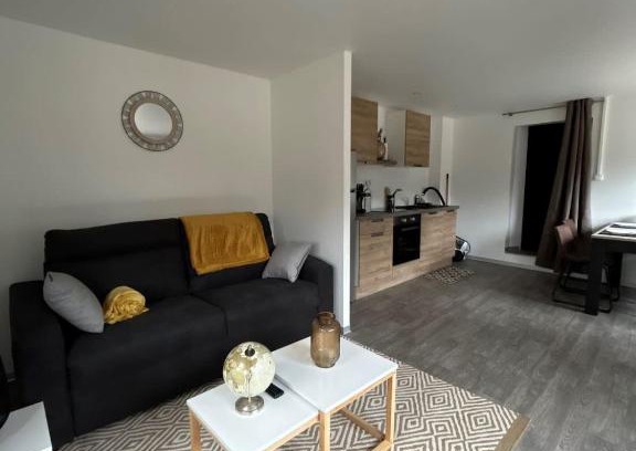 Frahier-et-Chatebier House | Tiny house avec étang privé