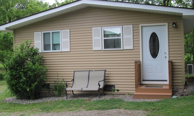 Fairview House | Tiny House, Comfy, dog friendly, 12 miles to Asheville. No cleaning or pet fees!