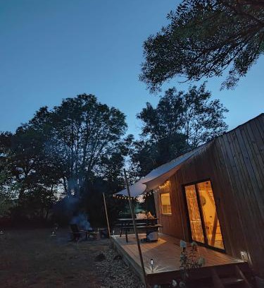 Saint-Jacques-d'Ambur Ski Chalet | Tiny house AMBUR