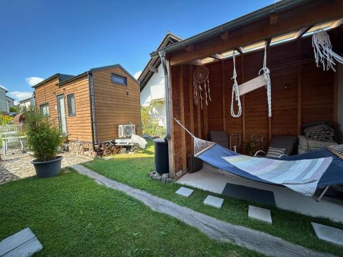 Brensbach Apartment | Tiny House mit Saunafass und Garten