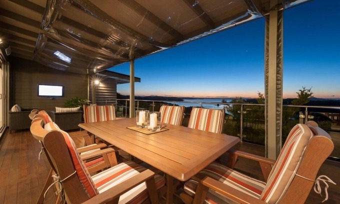 Russell House | TIROROA : Gorgeous and Private Bay of Islands Home