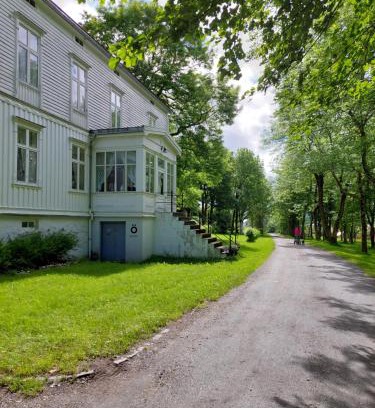 Alstahaug House | Tjøtta Gjestegaard