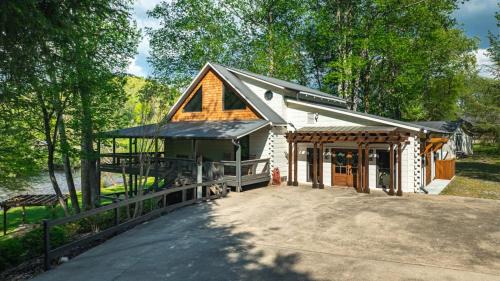 Dial House | Toccoa Time