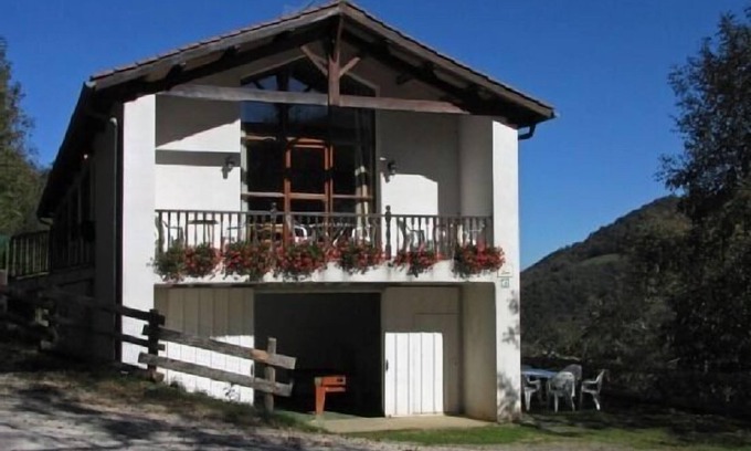 Valcarlos Cottage | Toki Ona cottage for 22 people
