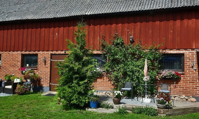 Tollarp House | Tollarp - Barn - Sleeps 3 - Pet Friendly - Parking