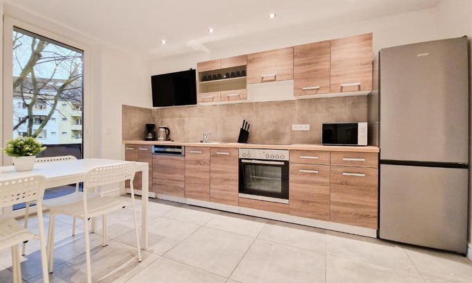 Bilk Apartment | Tolstov Apartments - City Apartments with 1 or 2 Rooms - 15 Min to Messe DUS and Old Town DUS