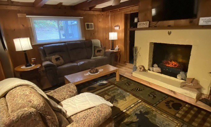Irons Cabin | Toma trail cozy cabin salmon are in the Rivers ride trails or just relax