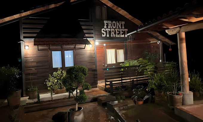 Valle de Bravo Cabin | Tombstone