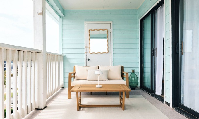 Surfside Beach Condo | Top Floor Surfside Beach Condo with Pool & Easy Beach Access, Pets Welcome