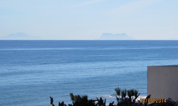 Estepona Apartment | TOP LOCATION 3 BR apartment by the sea with 180 degree ocean view Indoor & Outdoor Pools