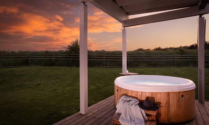 Georgeham Ski Chalet | Top Meadow - a lodge that sleeps 2 guests in 1 bedroom