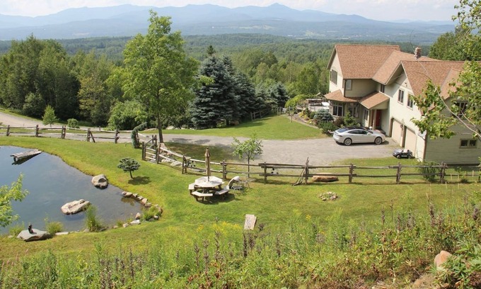 Morrisville House | TOP OF THE WORLD over Stowe, Hot Tub, with Tesla plug. Sleeps up to 17.