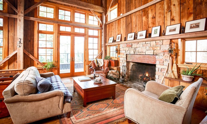 La Pointe Cottage | Top rental -MN Monthly Magazine. Sleeps 16. nCome make unforgettable memories. n