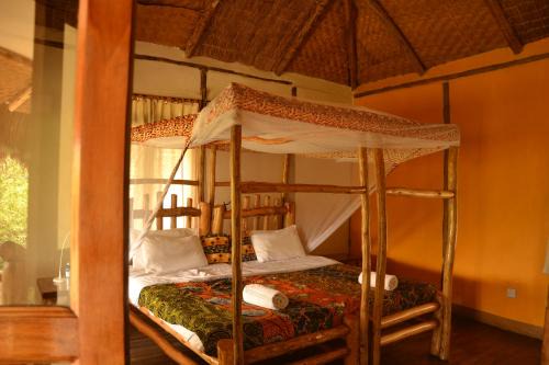 Kinkiizi Hotel | Topi Lodge