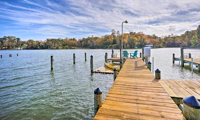 Pine Top House | Topping Riverfront Bungalow w/ Dock & Kayaks!