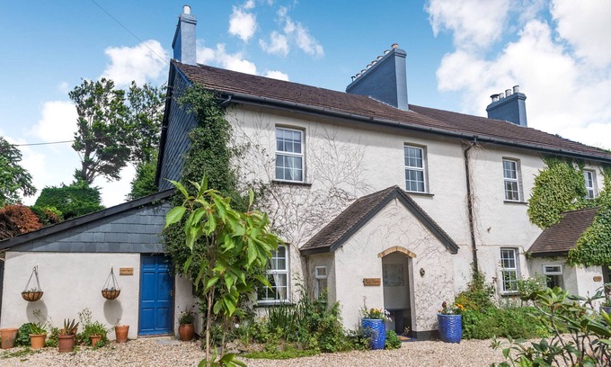 Okehampton Cottage | TOR VIEW @ FOURWINDS, pet friendly, with a garden in Okehampton