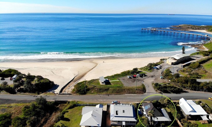 Catherine Hill Bay House | Torodes - beachhouse with ocean views