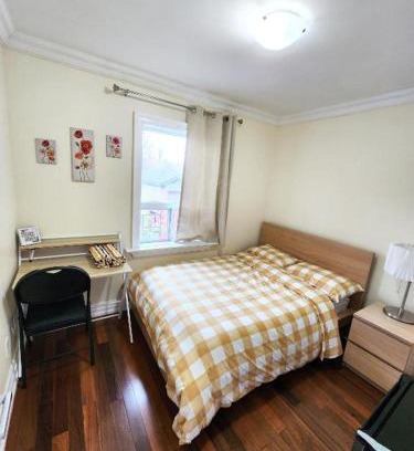 Downsview House | Toronto Uptown 3 - Bus to Downtown