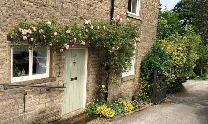New Mills Cottage | Torr Top Place - Peak District single level property. Great access and amenities
