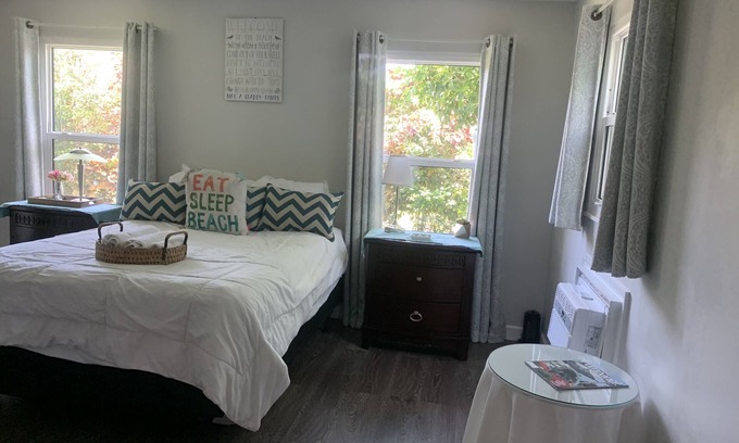 Garden Isles Apartment | Totally Private Studio - Private Entry - Newly Renovated - fits 3 people