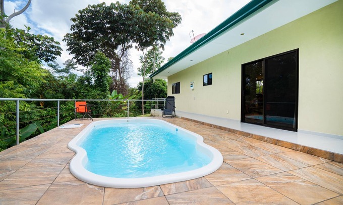 Parrita House | Toucan Villa/Dog friendly w/Pool & Wi-Fi