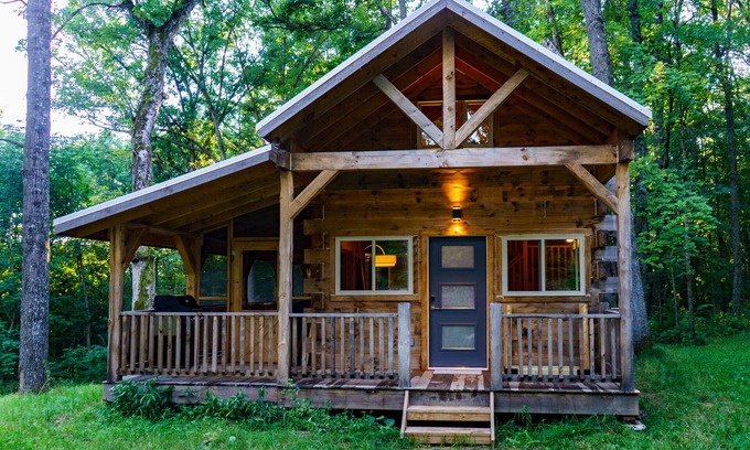 Viroqua Cabin | Towhee cabin at Driftless Creek