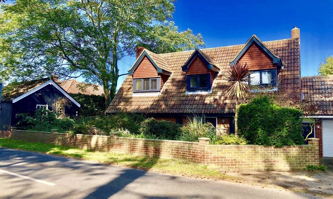 Orford Cottage | TOWN FARM HOUSE, ORFORD, pet friendly, with open fire in Orford