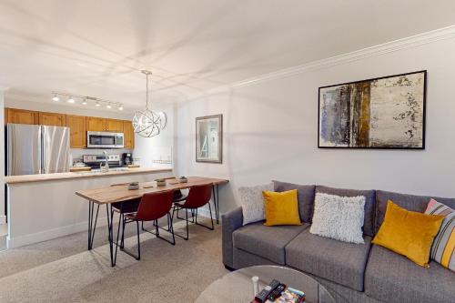 Village North Apartment | Town Plaza 427