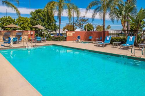 Platinum Triangle Hotel | TownePlace Suites by Marriott Anaheim Maingate Near Angel Stadium