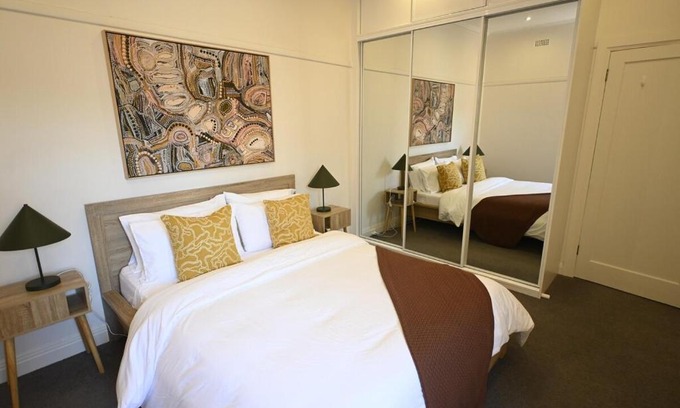 Glen Iris Apartment | Townhouse in Glen Iris