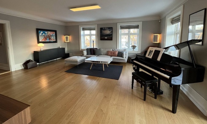 Skoyen Villa | Townhouse in Oslo (garden, balcony, car)