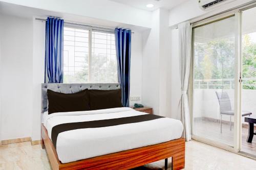 Mundhwa Hotel | Townhouse Koregaon Park Formerly Red Velvet Suite