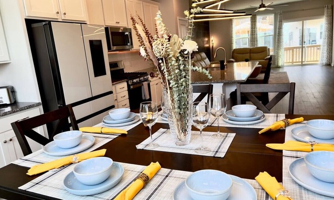 Durham House | TPV - Villa Leopolda - Executive Home w/Pools&Gym