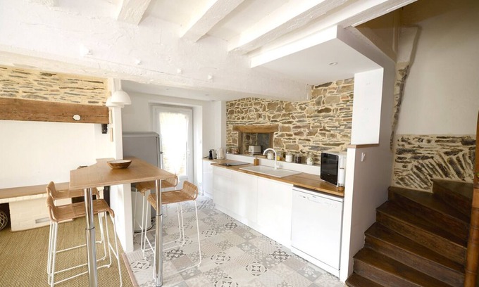 Saint-Senoux House | Très Belle Maison Pleine de Charme & de Douceur au Cœur D'un Joli Village Breton