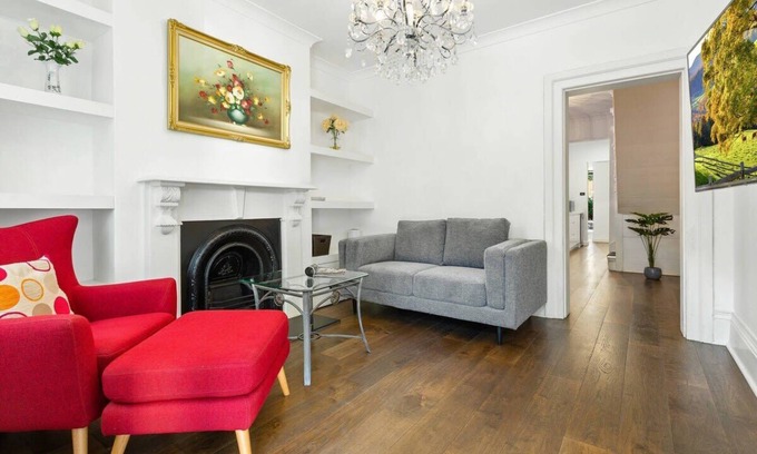 Millers Point House | Traditional 2-Bed Terrace House in Millers Point