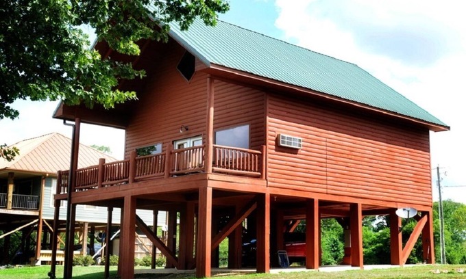 Glenwood Cabin | Traditional Cabin - Perfect for a Couples Getaway
