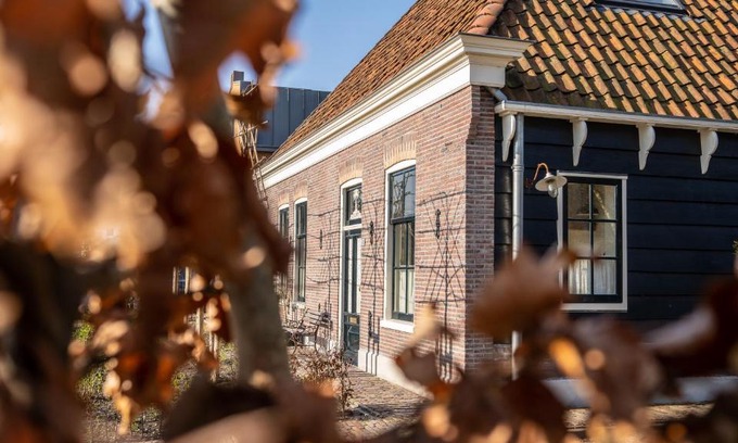 Landsmeer Bed & Breakfast | Traditional family apartment with garden at countryside Amsterdam