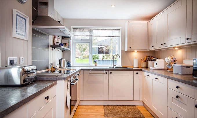 Golspie Cottage | Traditional Highland semi-detached old stone cottage