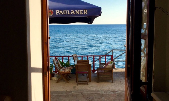 Skala Eresou Apartment | Traditional house-direct access to the sea&garden